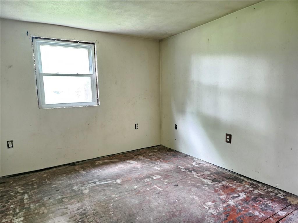 111 Tuck Lane Butler, PA 16001 - Photo 12 of 14 an empty room with a window