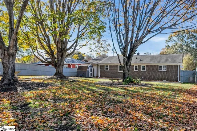 $319,500 | 29 Lynhurst Drive, Greenville, SC 29611