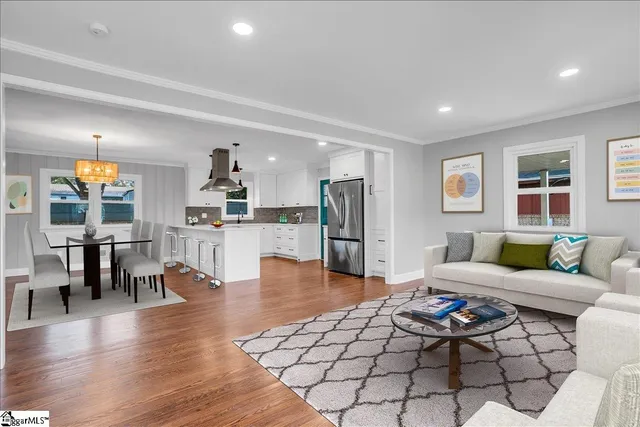 $319,500 | 29 Lynhurst Drive, Greenville, SC 29611