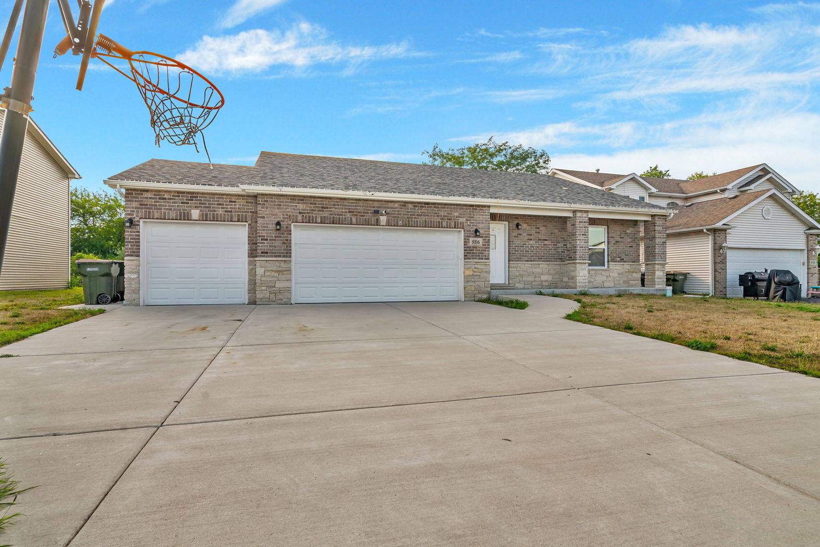 886 Western Street Braidwood, IL 60408 - Photo 2 of 30