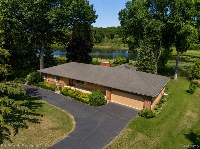 $420,000 | 5524 Lawrence Court, Pinckney, MI 48169