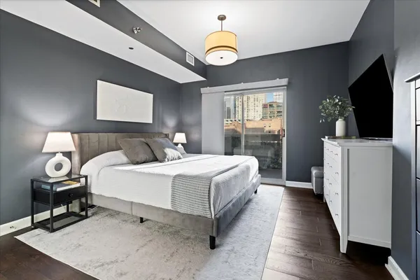 $699,900 | 720 West Randolph Street, Unit 503, Chicago, IL 60661