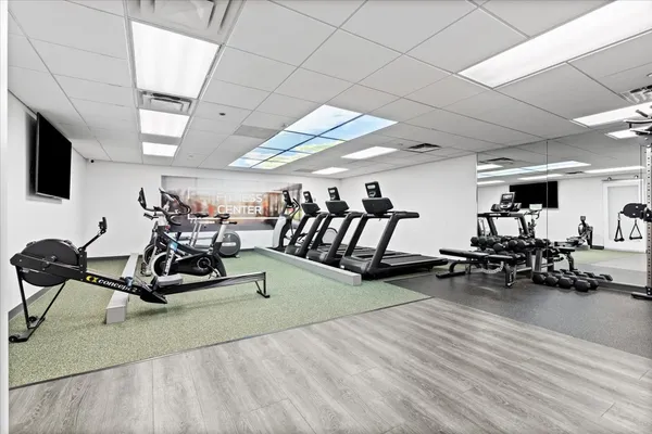 $699,900 | 720 West Randolph Street, Unit 503, Chicago, IL 60661