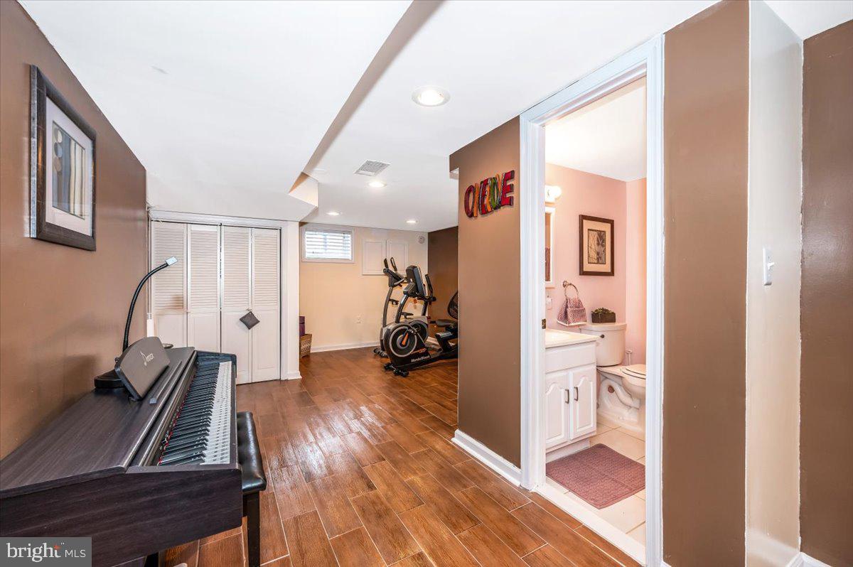 6002 Seabrook Road Lanham, MD 20706 - Photo 25 of 43 Gallery Image 25
