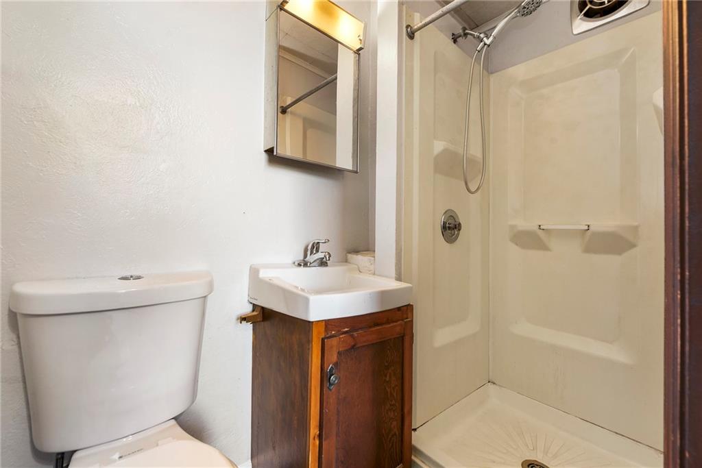 180 Provost Road Pittsburgh, PA 15234 - Photo 11 of 32