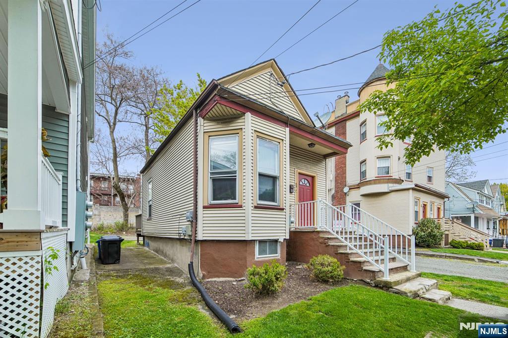 41 Mission Street Montclair, NJ 07042 - Photo 2 of 50