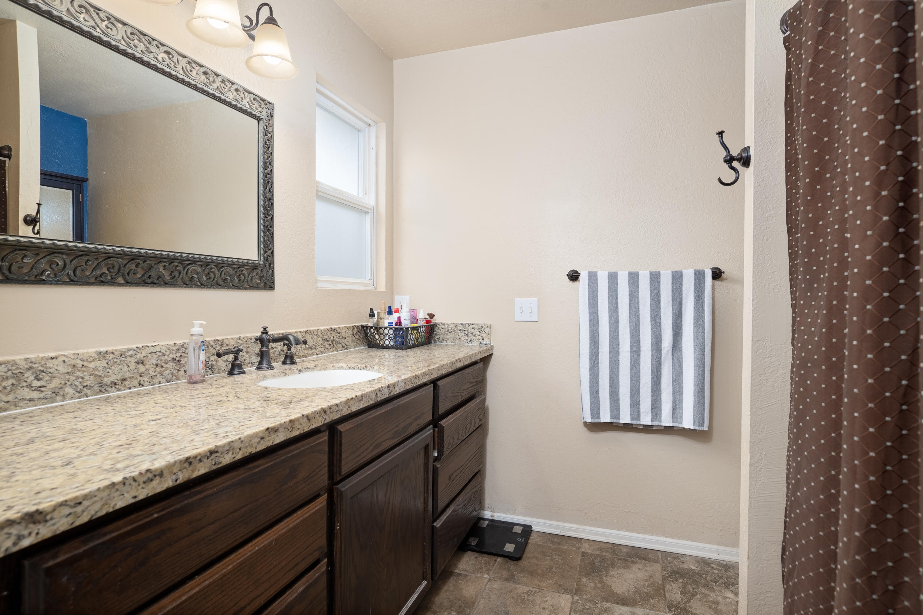 2966 Delta Waters Road Medford, OR 97504 - Photo 12 of 21 Delta Waters003