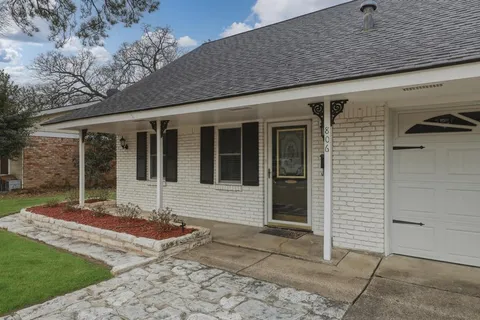$299,000 | 806 Waggoner Drive, Arlington, TX 76013
