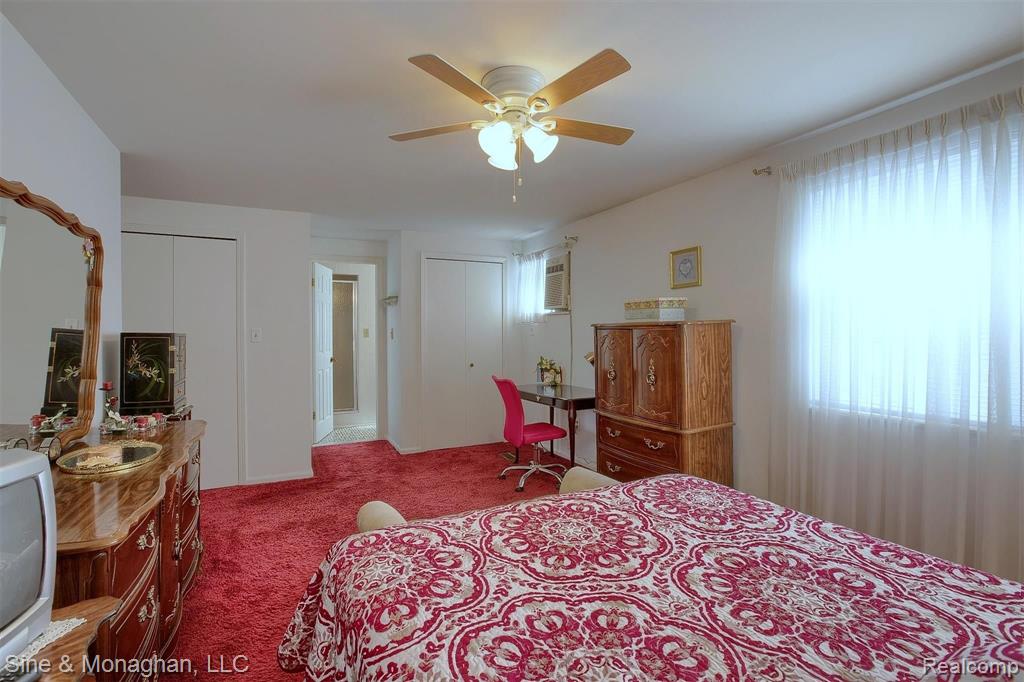 35 Vernier Road Grosse Pointe Shores, MI 48236 - Photo 17 of 38