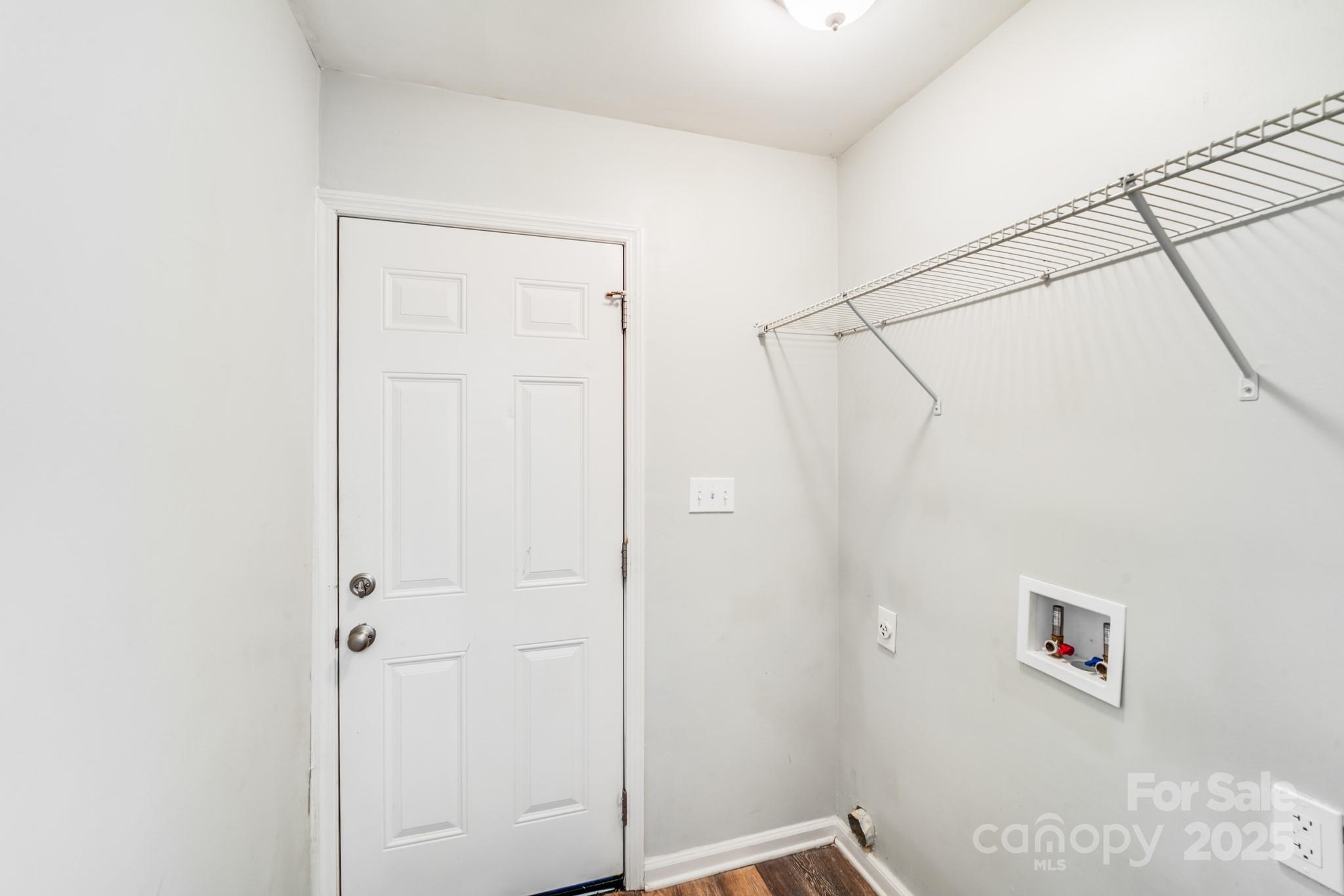 6226 Spanish Oak Road Charlotte, NC 28227 - Photo 11 of 28 a bathroom with a shower