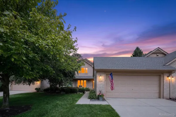 $440,000 | 1213 Autumn Drive, Troy, MI 48098