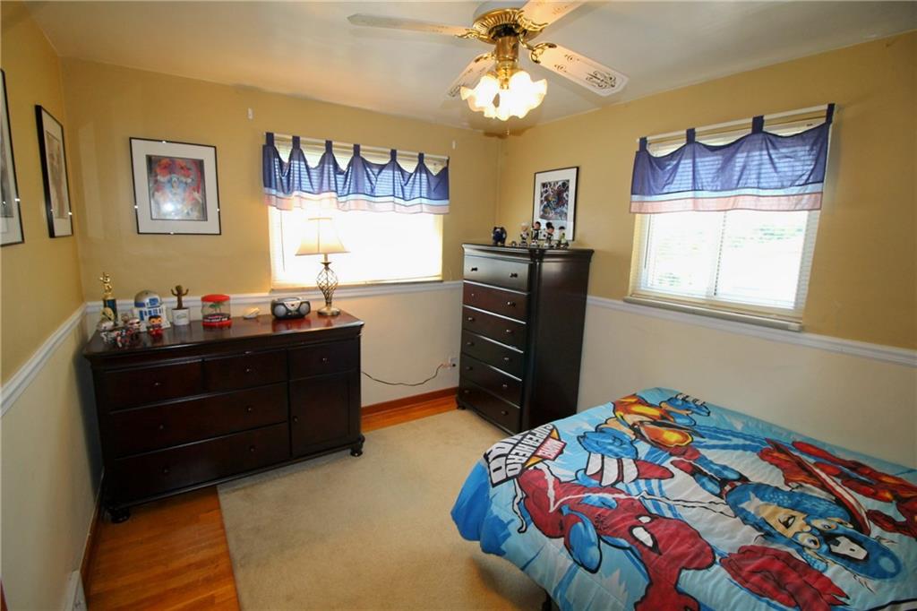 1445 Greentree Road Pittsburgh, PA 15220 - Photo 14 of 23 Third bedroom.