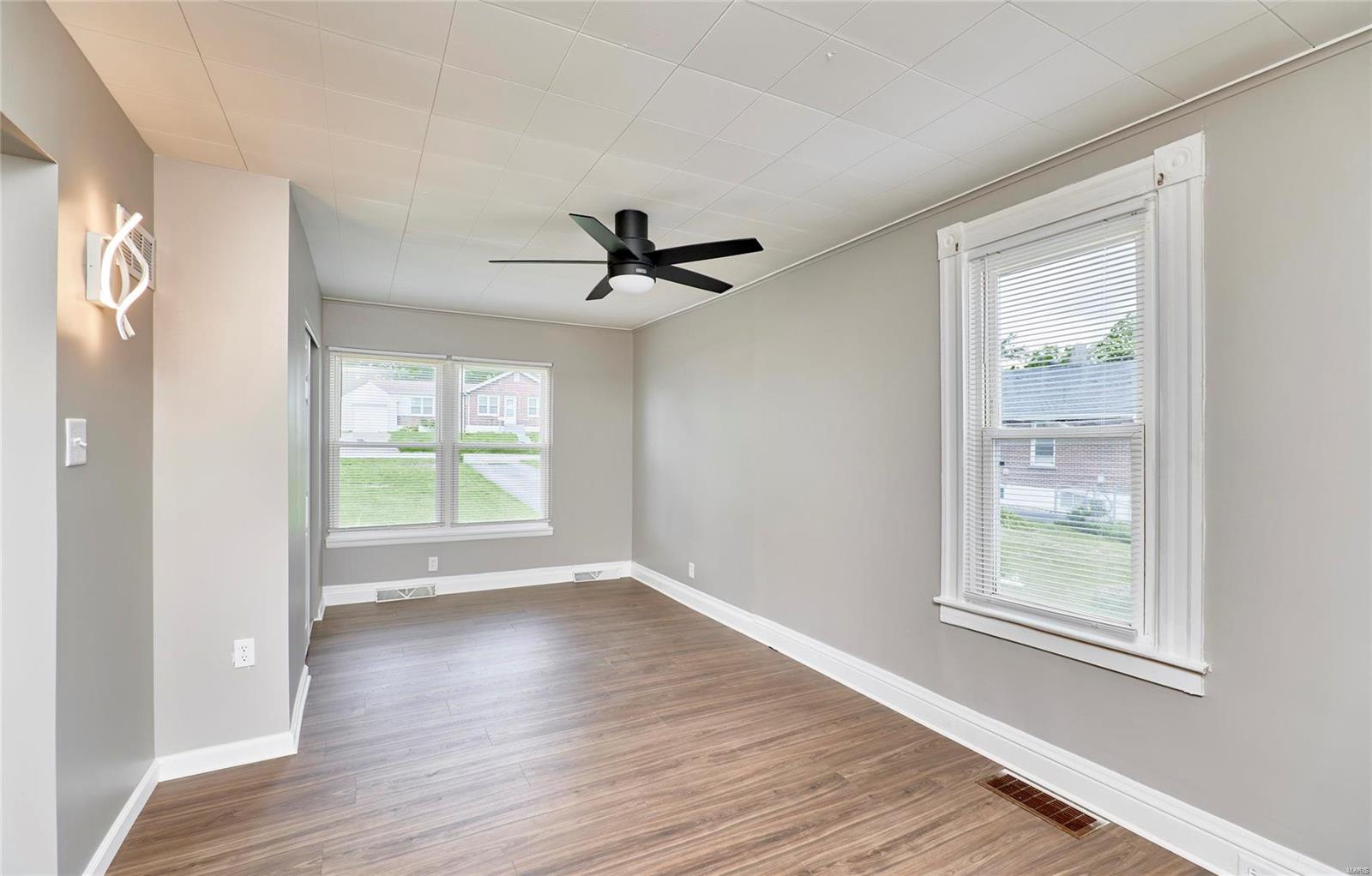 9429 Holtwood Road St. Louis, MO 63114 - Photo 19 of 73