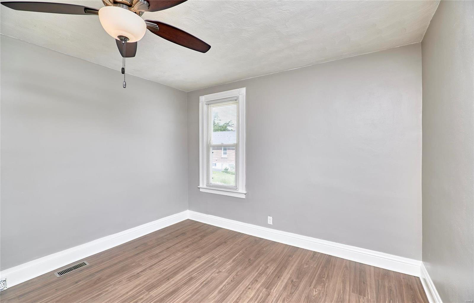 9429 Holtwood Road St. Louis, MO 63114 - Photo 28 of 73