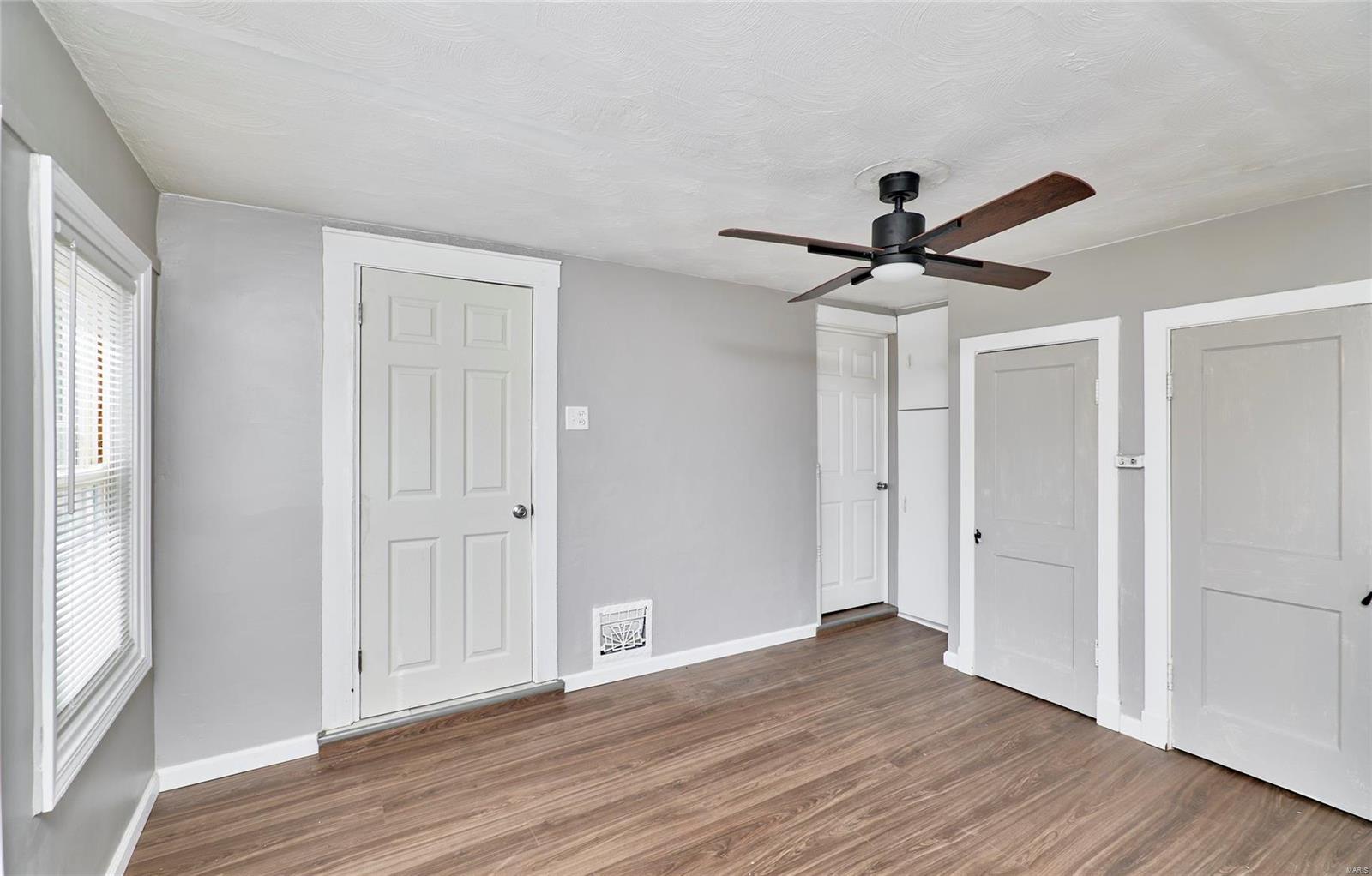 9429 Holtwood Road St. Louis, MO 63114 - Photo 38 of 73