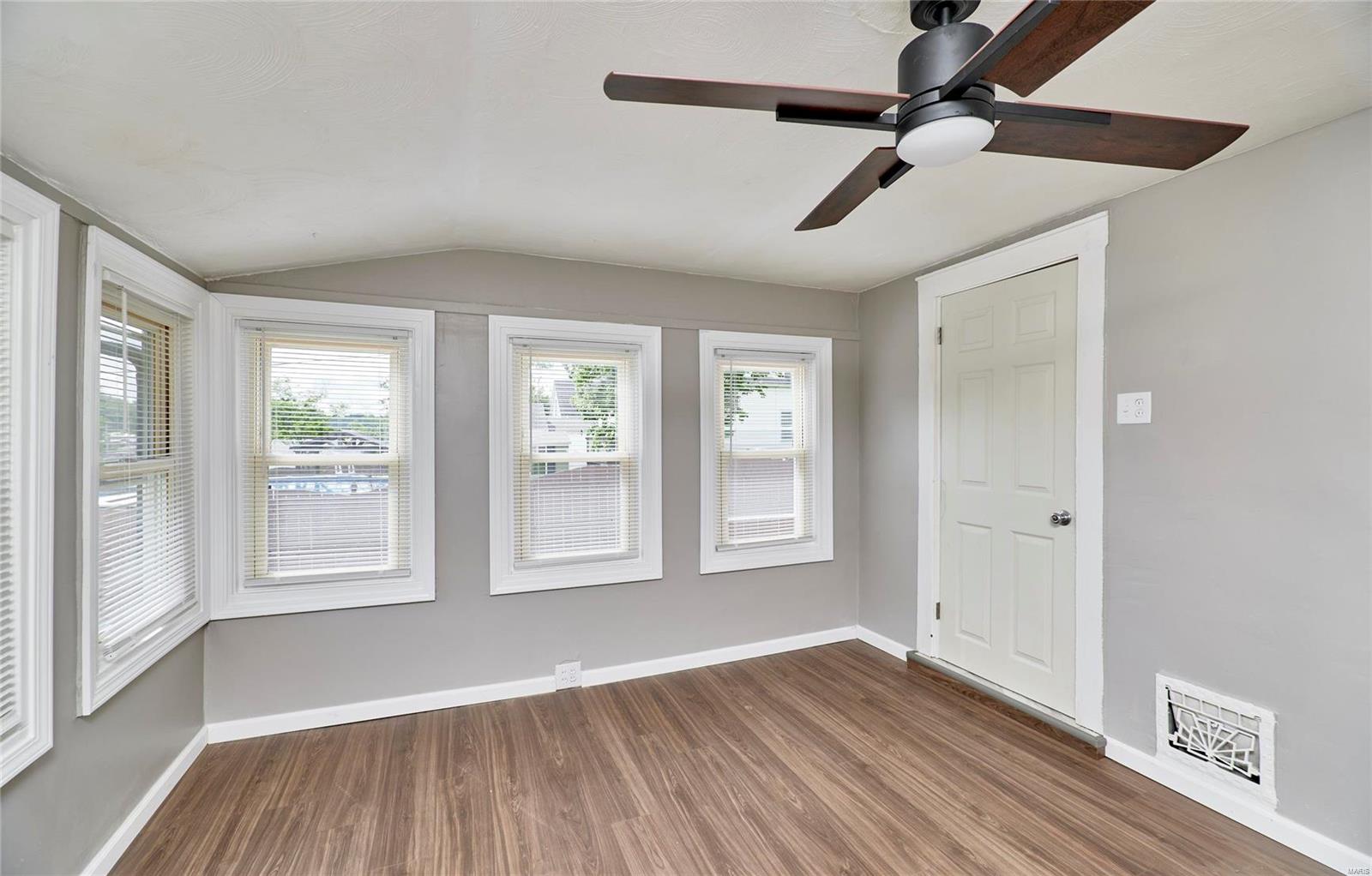 9429 Holtwood Road St. Louis, MO 63114 - Photo 39 of 73