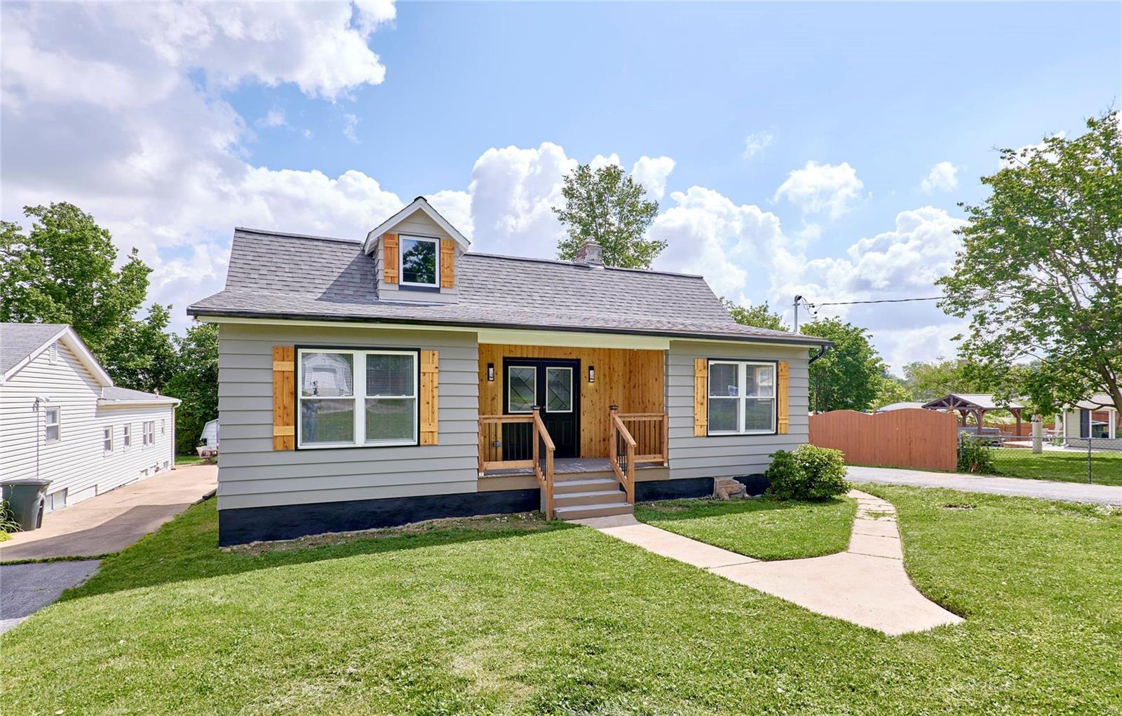 9429 Holtwood Road St. Louis, MO 63114 - Photo 4 of 73