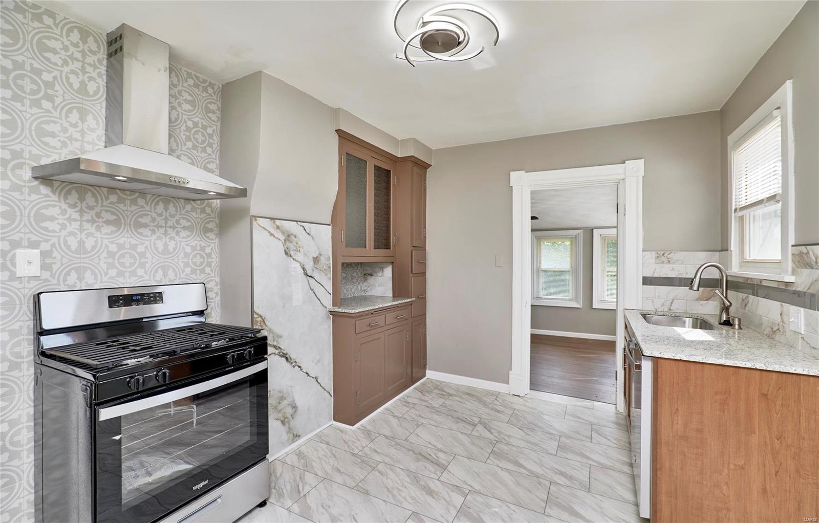 9429 Holtwood Road St. Louis, MO 63114 - Photo 57 of 73