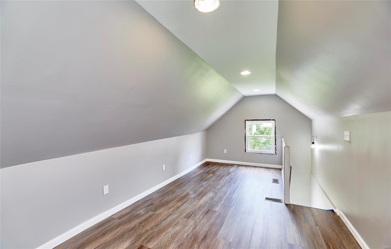 9429 Holtwood Road St. Louis, MO 63114 - Photo 60 of 73