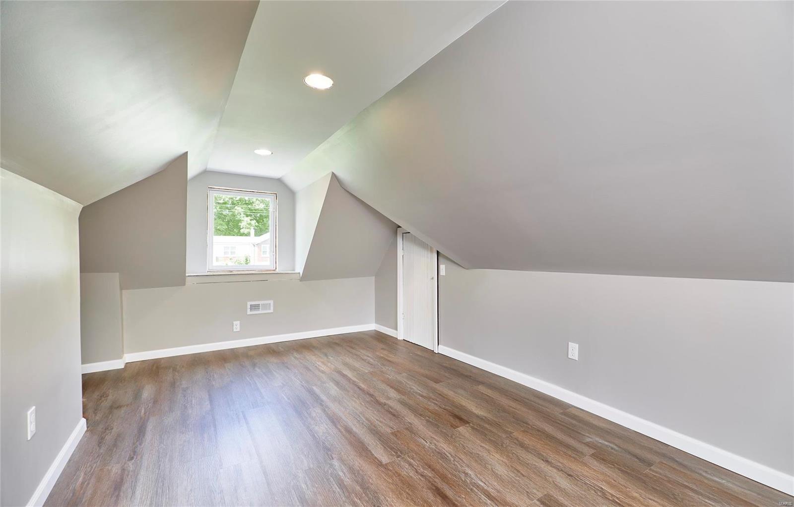 9429 Holtwood Road St. Louis, MO 63114 - Photo 63 of 73