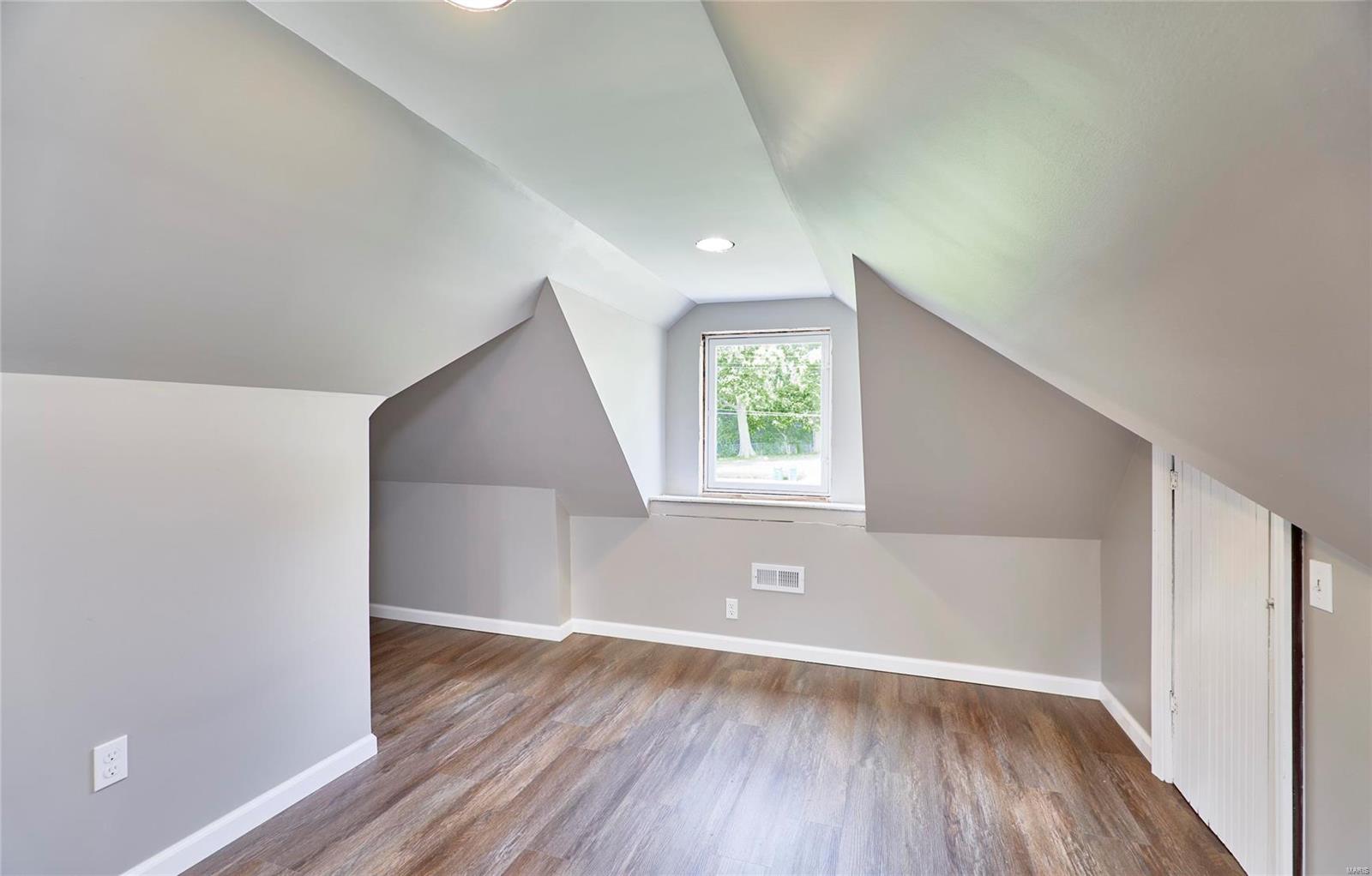 9429 Holtwood Road St. Louis, MO 63114 - Photo 65 of 73