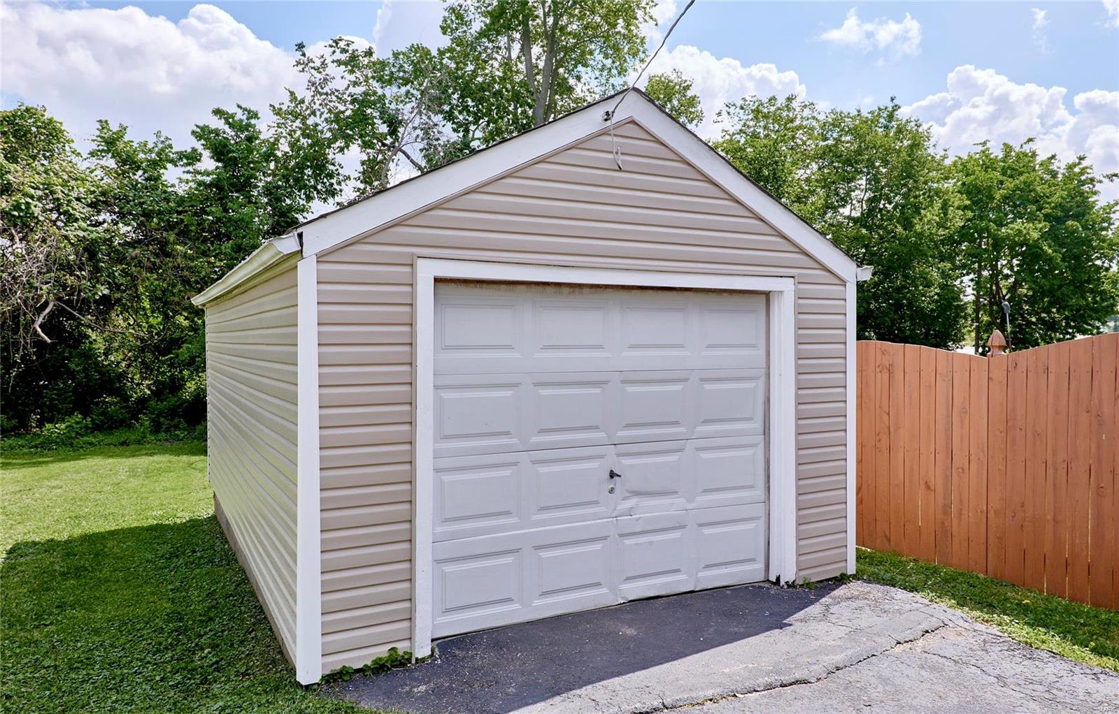 9429 Holtwood Road St. Louis, MO 63114 - Photo 66 of 73