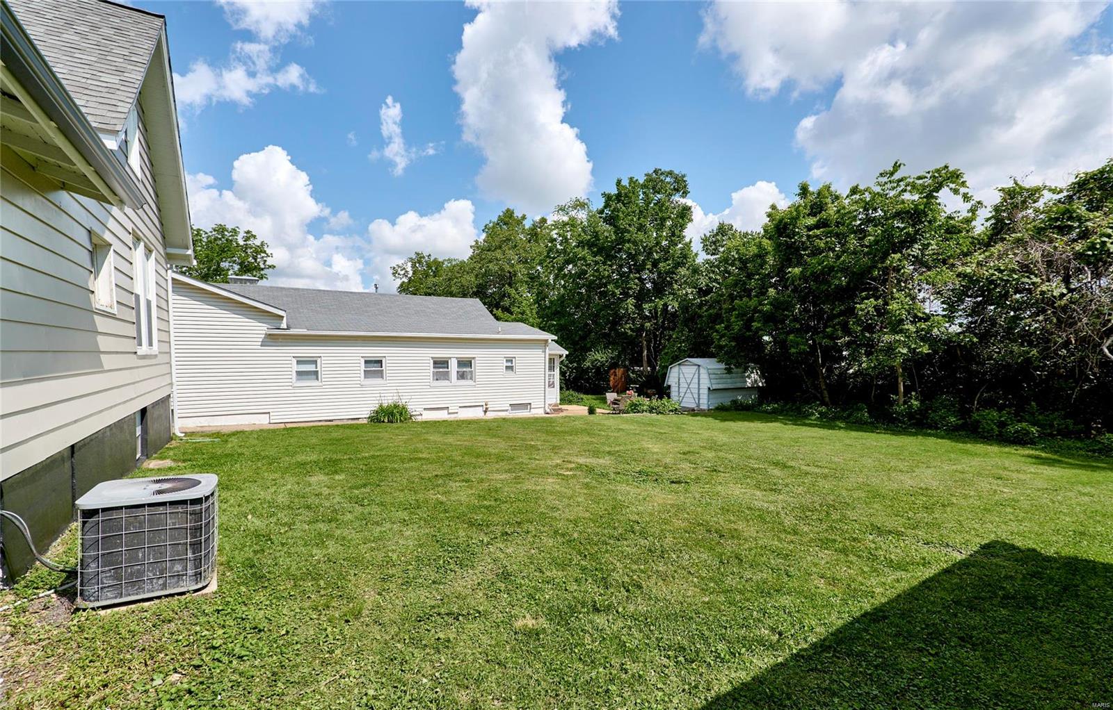 9429 Holtwood Road St. Louis, MO 63114 - Photo 67 of 73