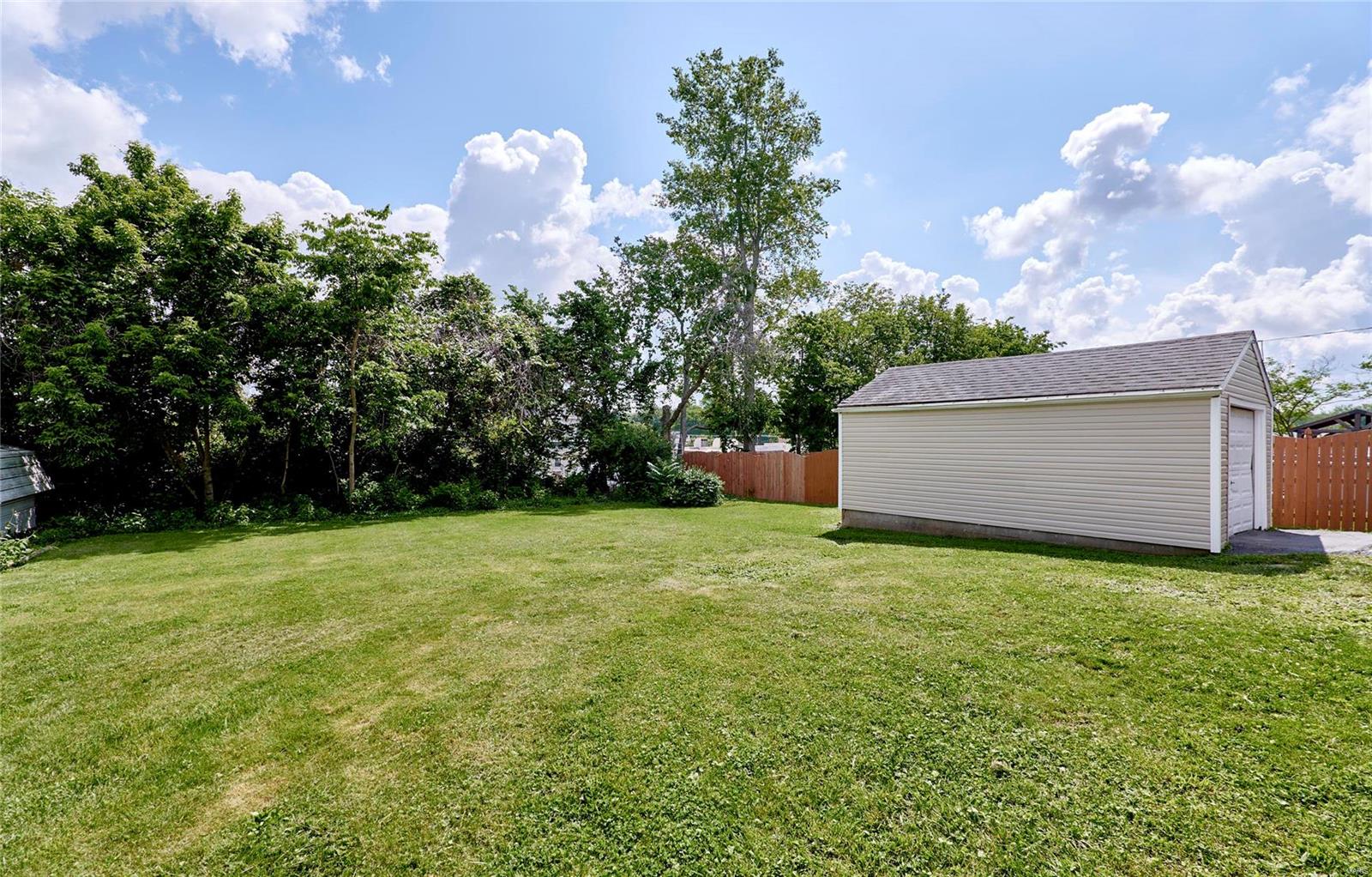 9429 Holtwood Road St. Louis, MO 63114 - Photo 68 of 73