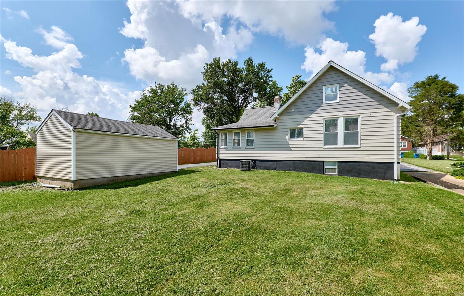 9429 Holtwood Road St. Louis, MO 63114 - Photo 69 of 73