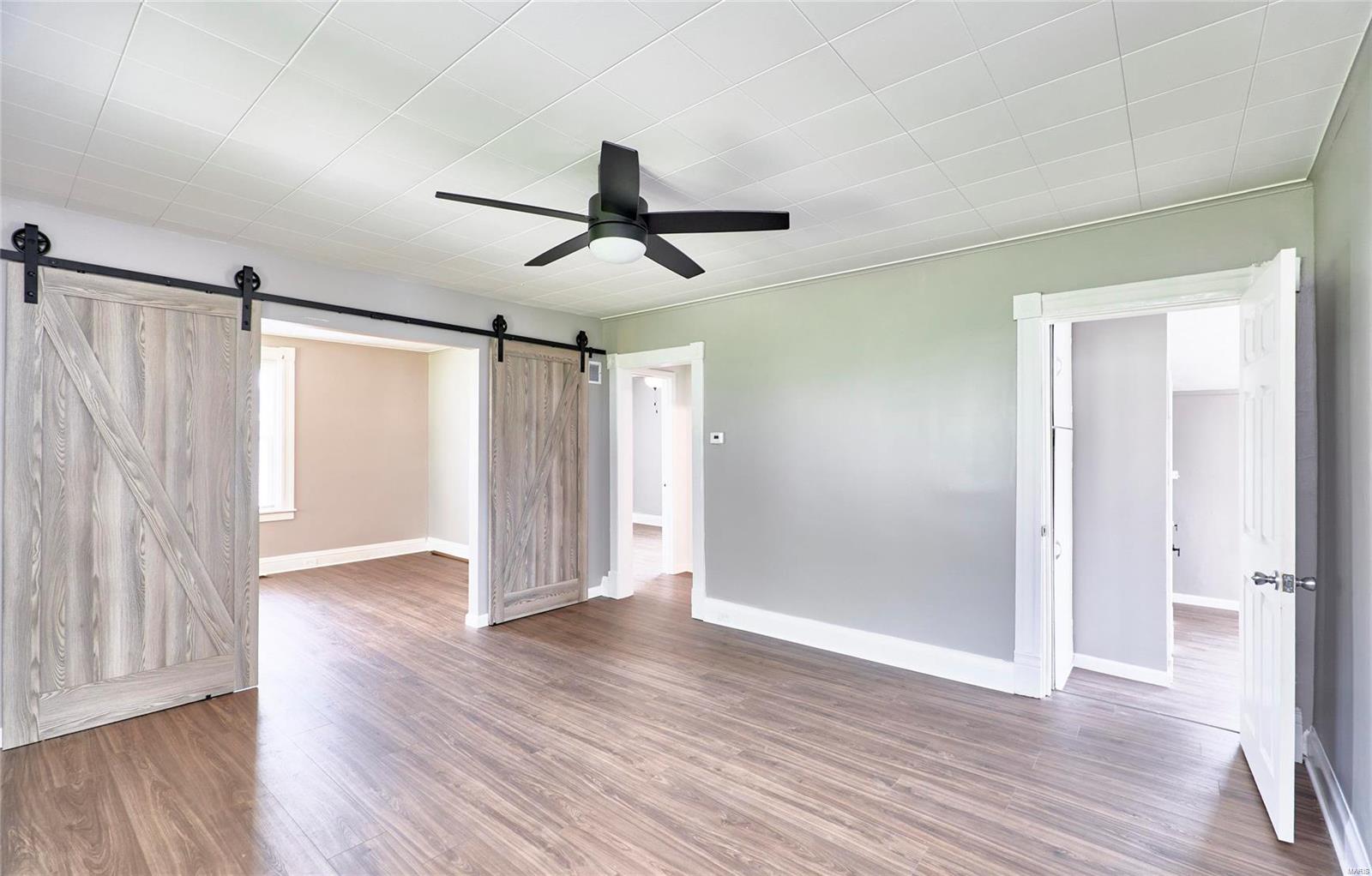 9429 Holtwood Road St. Louis, MO 63114 - Photo 8 of 73