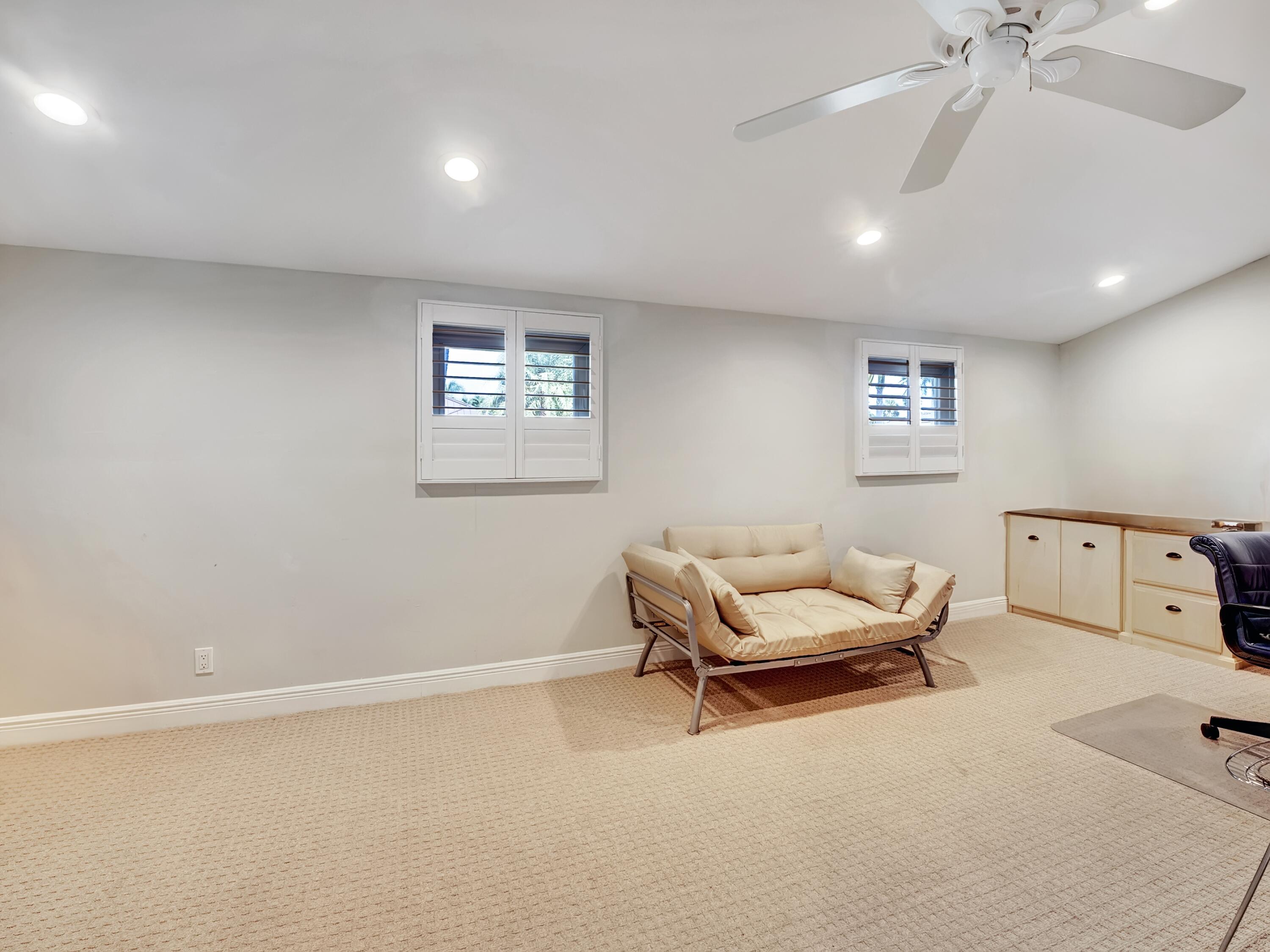4550 White Cedar Lane Delray Beach, FL 33445 - Photo 29 of 38 a living room with furniture