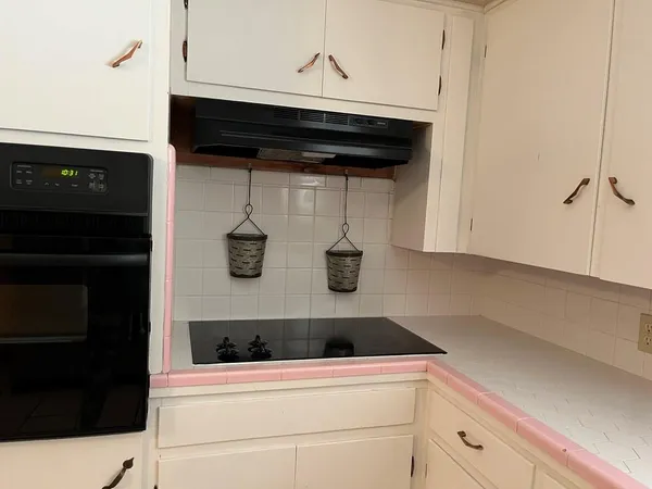 $2,100 | 612 Bluebonnet Drive, Kerrville, TX 78028