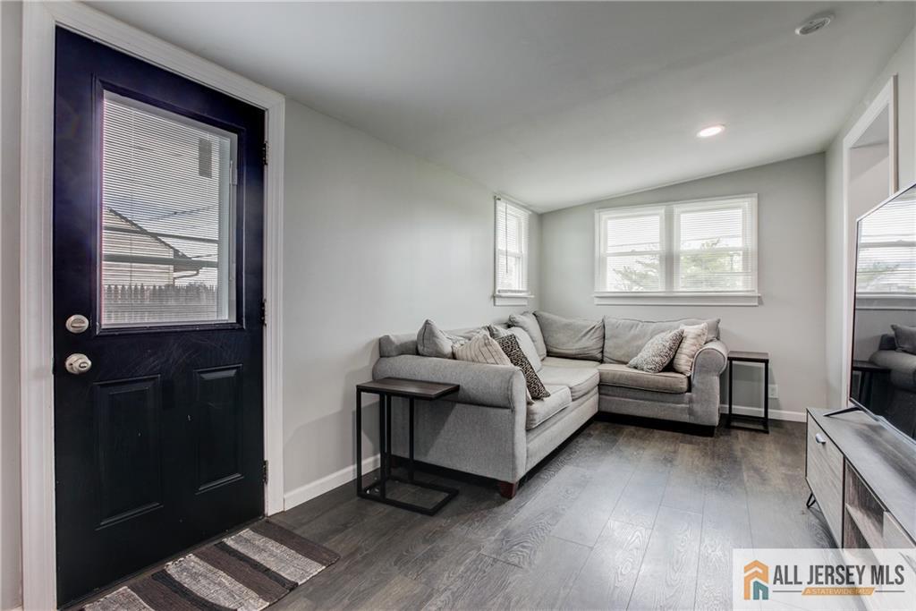 509 New Durham Road Piscataway, NJ 08854 - Photo 11 of 21