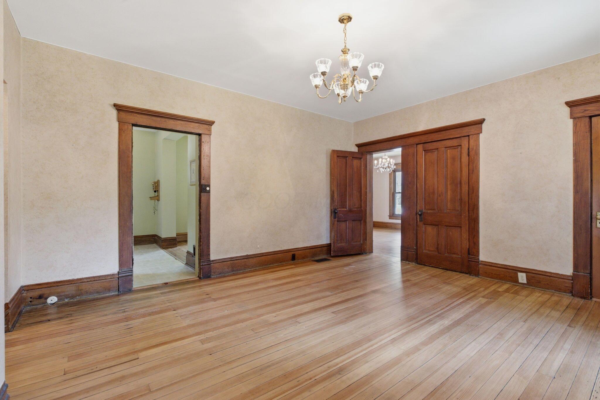484 County Line Road Westerville, OH 43082 - Photo 5 of 72