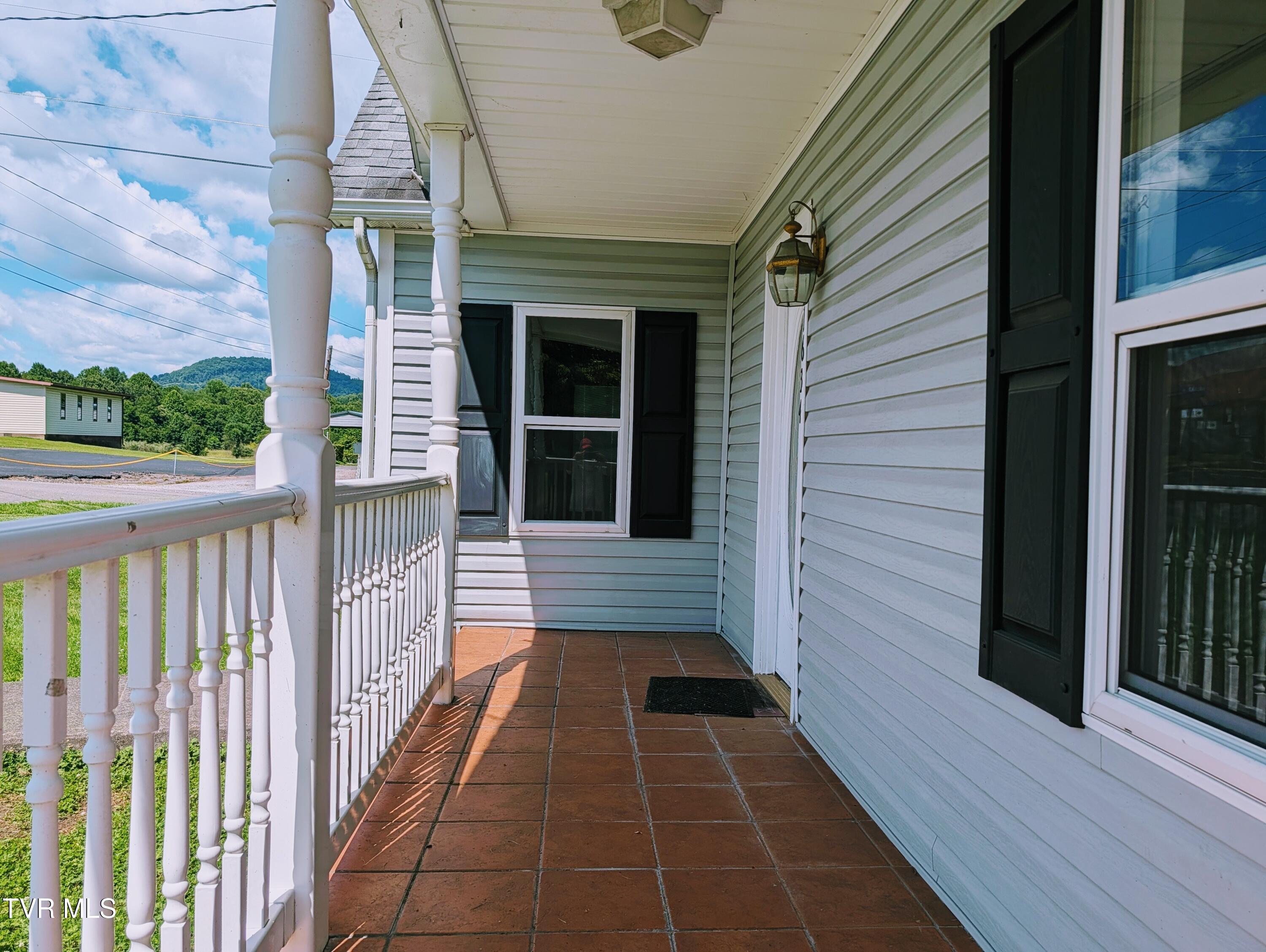 11634 Cambridge Road Coeburn, VA 24230 - Photo 4 of 23 7125