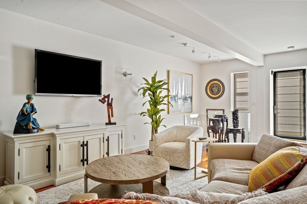 17 Albemarle Street, Unit 1 Boston, MA 02115 - Photo 14 of 40