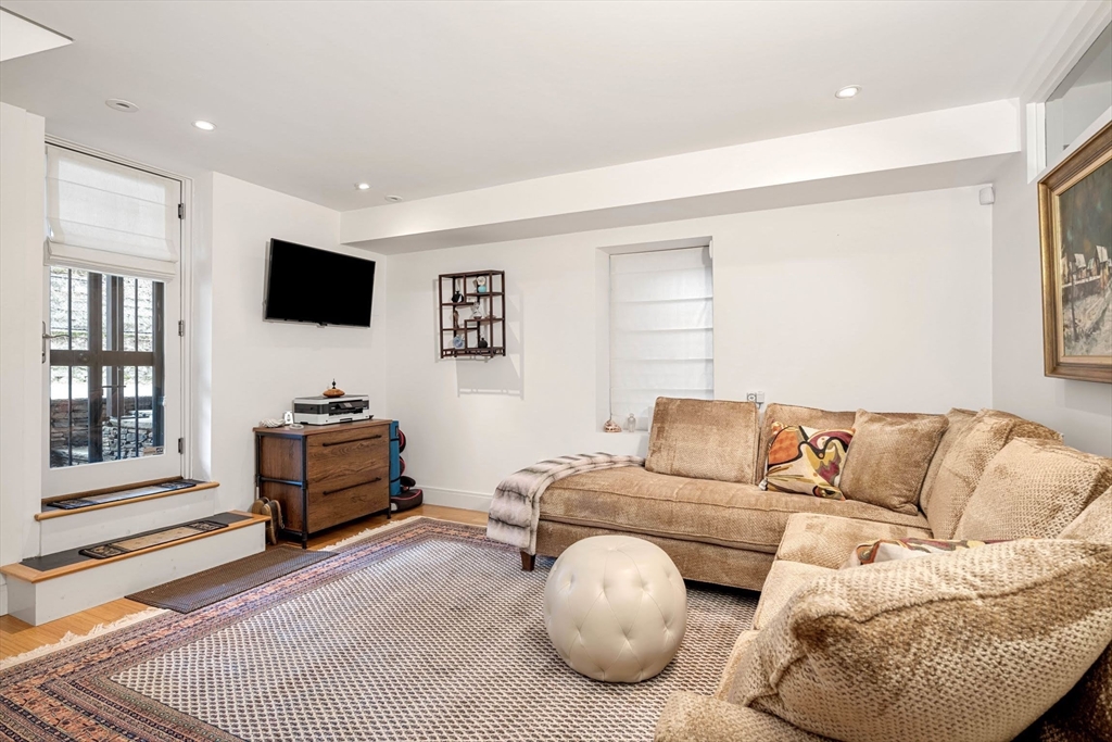 17 Albemarle Street, Unit 1 Boston, MA 02115 - Photo 17 of 40