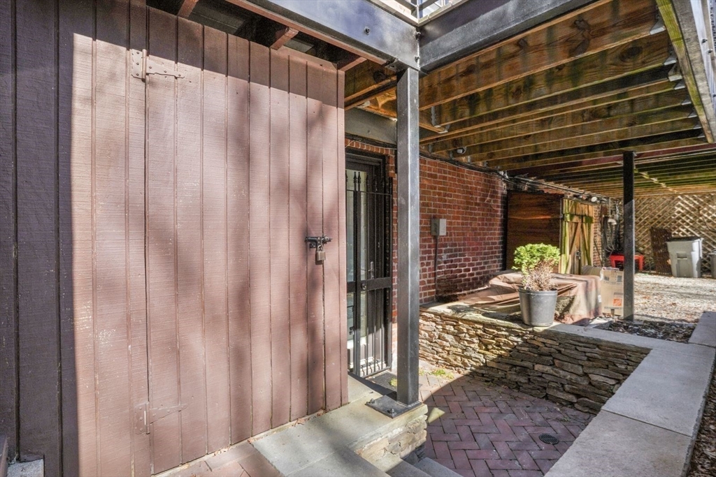 17 Albemarle Street, Unit 1 Boston, MA 02115 - Photo 34 of 40