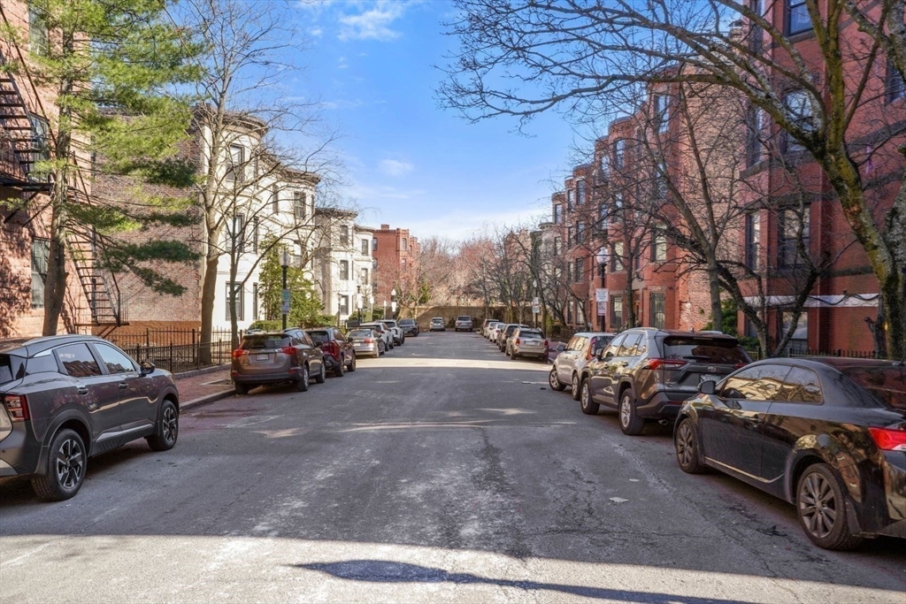 17 Albemarle Street, Unit 1 Boston, MA 02115 - Photo 35 of 40