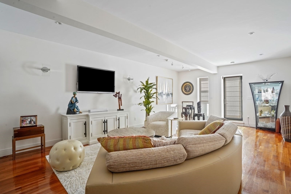 17 Albemarle Street, Unit 1 Boston, MA 02115 - Photo 10 of 40