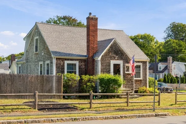 $799,000 | 30 Ocean Avenue, Marblehead, MA 01945