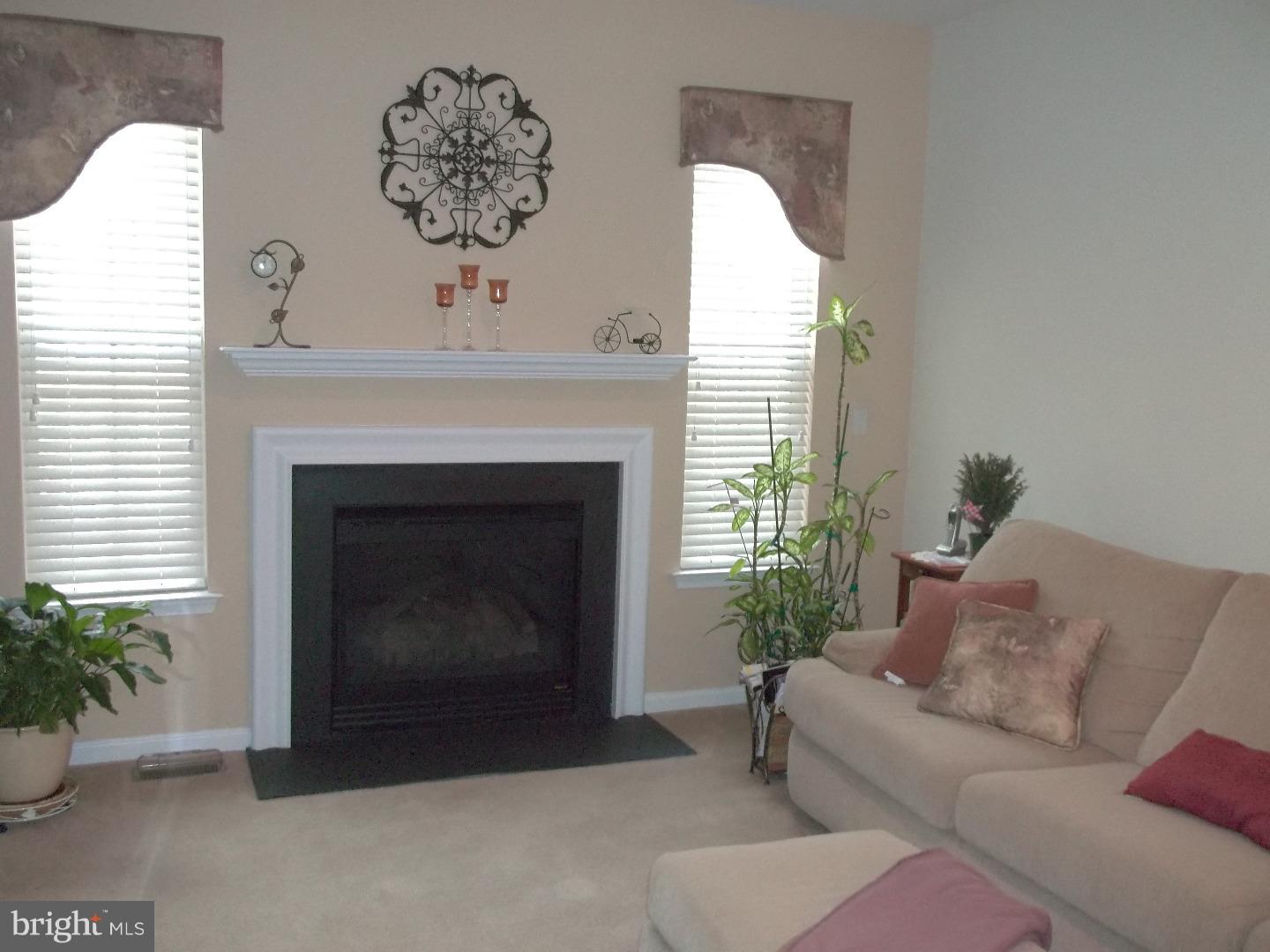 136 Castleton Road Delran, NJ 08075 - Photo 5 of 22 Family Room