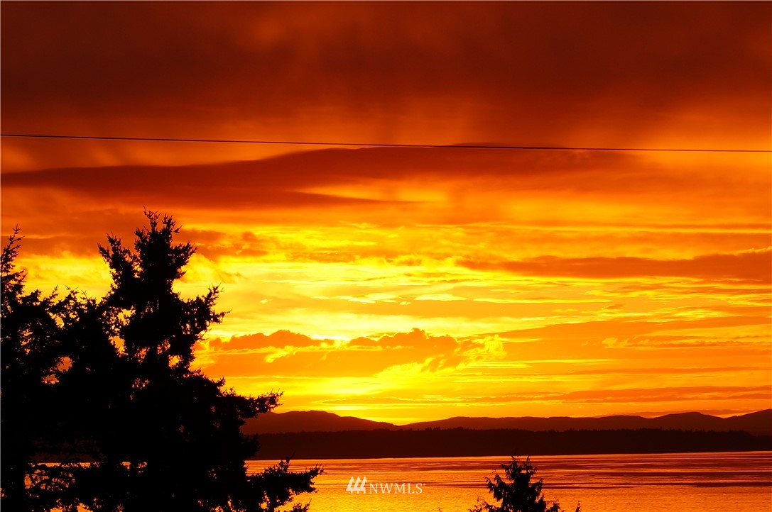 17041 Talbot Road Edmonds, WA 98026 - Photo 1 of 25 a view of sunset