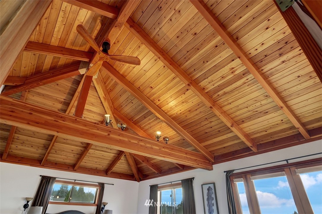 17041 Talbot Road Edmonds, WA 98026 - Photo 23 of 25 a view of room with wooden floor