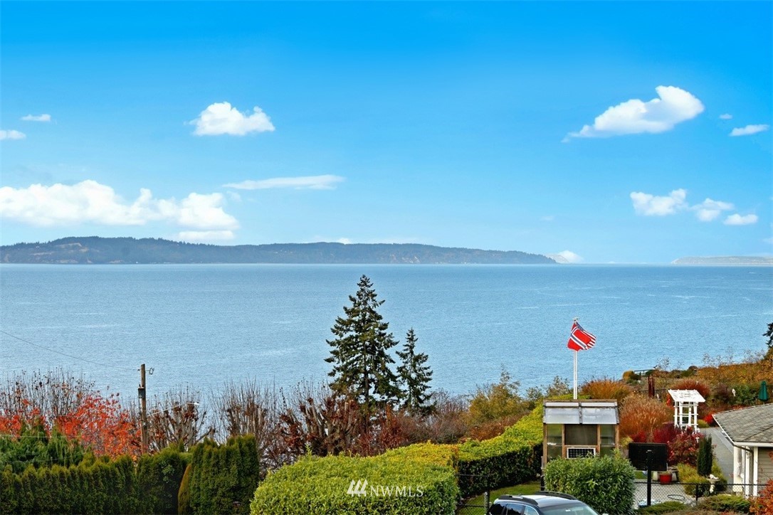 17041 Talbot Road Edmonds, WA 98026 - Photo 24 of 25 a view of open kitchen