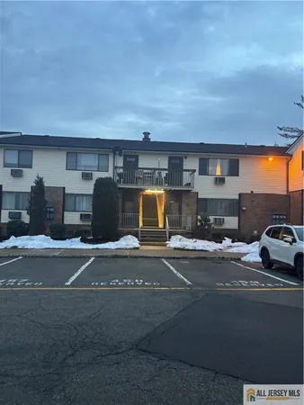 $310,000 | 834 Cricket Lane, Unit 834, Woodbridge, NJ 07095