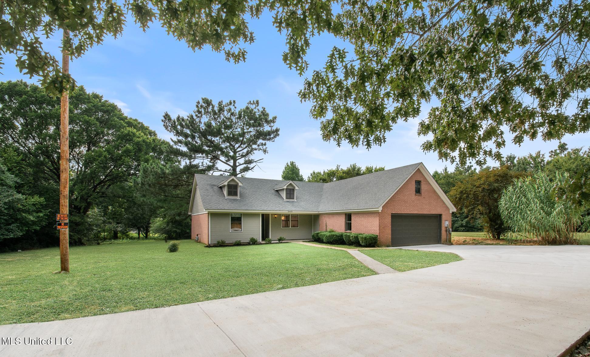 10434 Albert Road Olive Branch, MS 38654 - Photo 2 of 15 DSC_0710_AgWUWdS