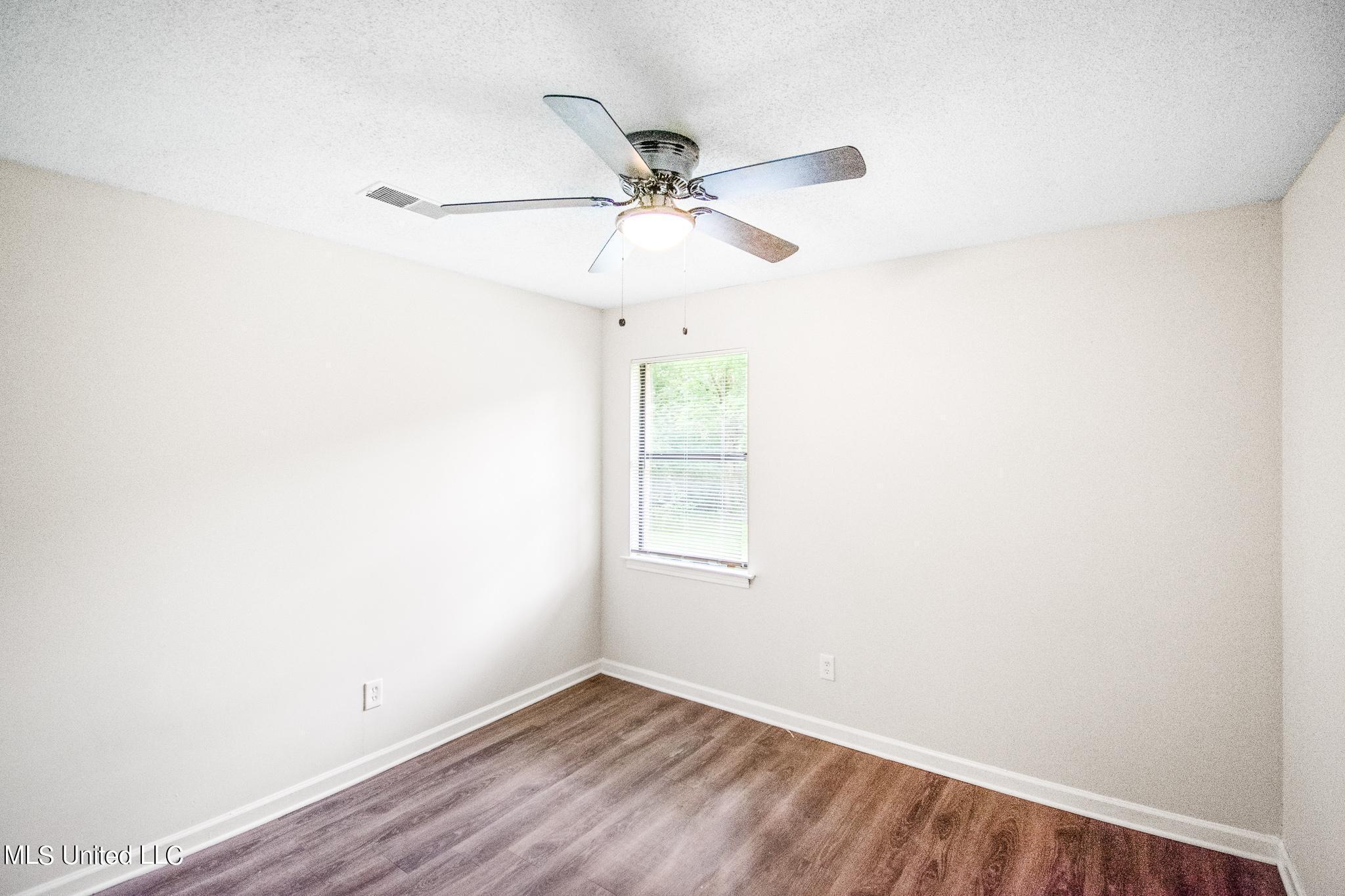 10434 Albert Road Olive Branch, MS 38654 - Photo 4 of 15 DSC_0720