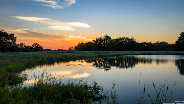 $975,000 | 2992 County Road 7711, Natalia, TX 78059