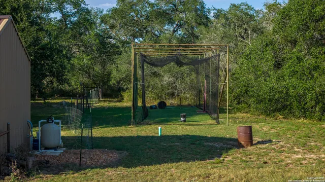 $975,000 | 2992 County Road 7711, Natalia, TX 78059